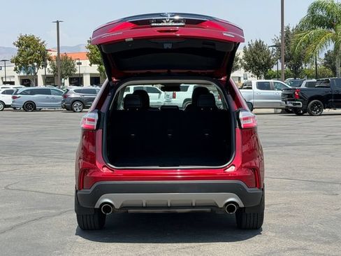 Used 2019 Ford Edge SEL w/ Equipment Group 201A FWD image 6