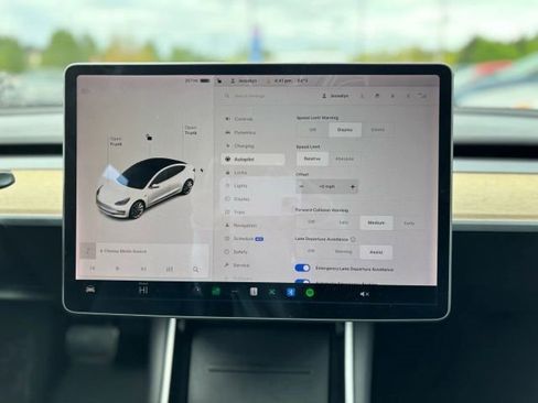 Used 2018 Tesla Model 3 Mid Range image 12