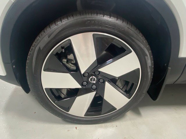 Used 2023 Volvo XC40 Recharge Ultimate w/ Protection Package Premier AWD/4WD image 5