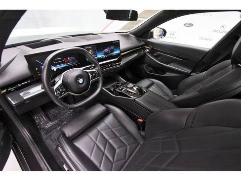 Used 2025 BMW 530i RWD image 14
