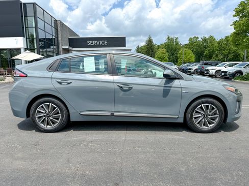 Used 2020 Hyundai Ioniq SE FWD image 5