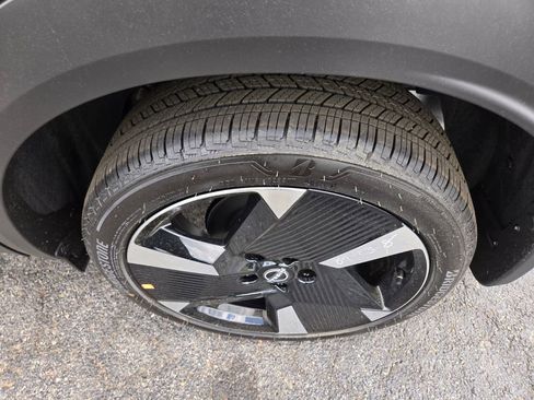 New 2026 Nissan Kicks SR w/ Cold Weather Package FWD image 6