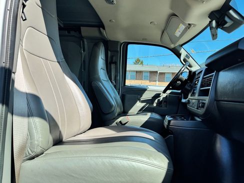 Used 2020 GMC Savana 3500 w/ Driver Convenience Package image 12