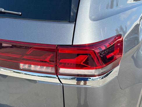 Used 2024 Volkswagen Atlas SE image 27