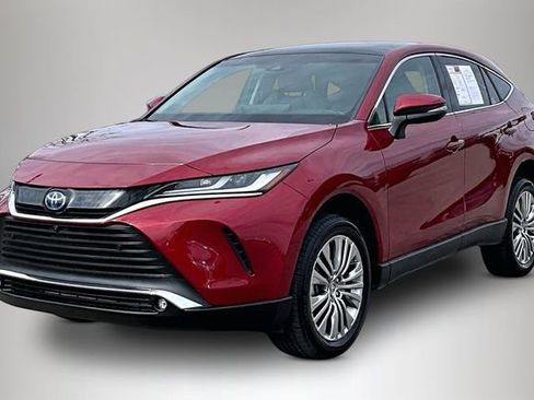 Used 2024 Toyota Venza Limited image 2