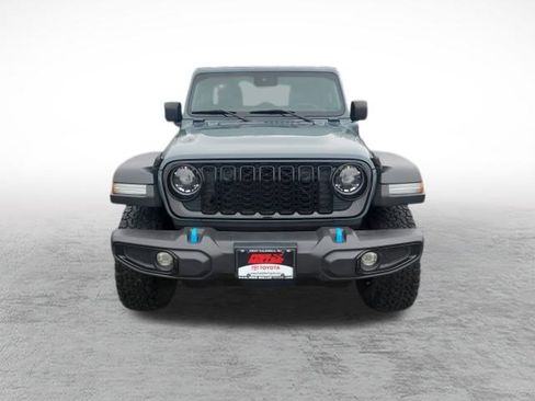 Used 2024 Jeep Wrangler Unlimited image 2