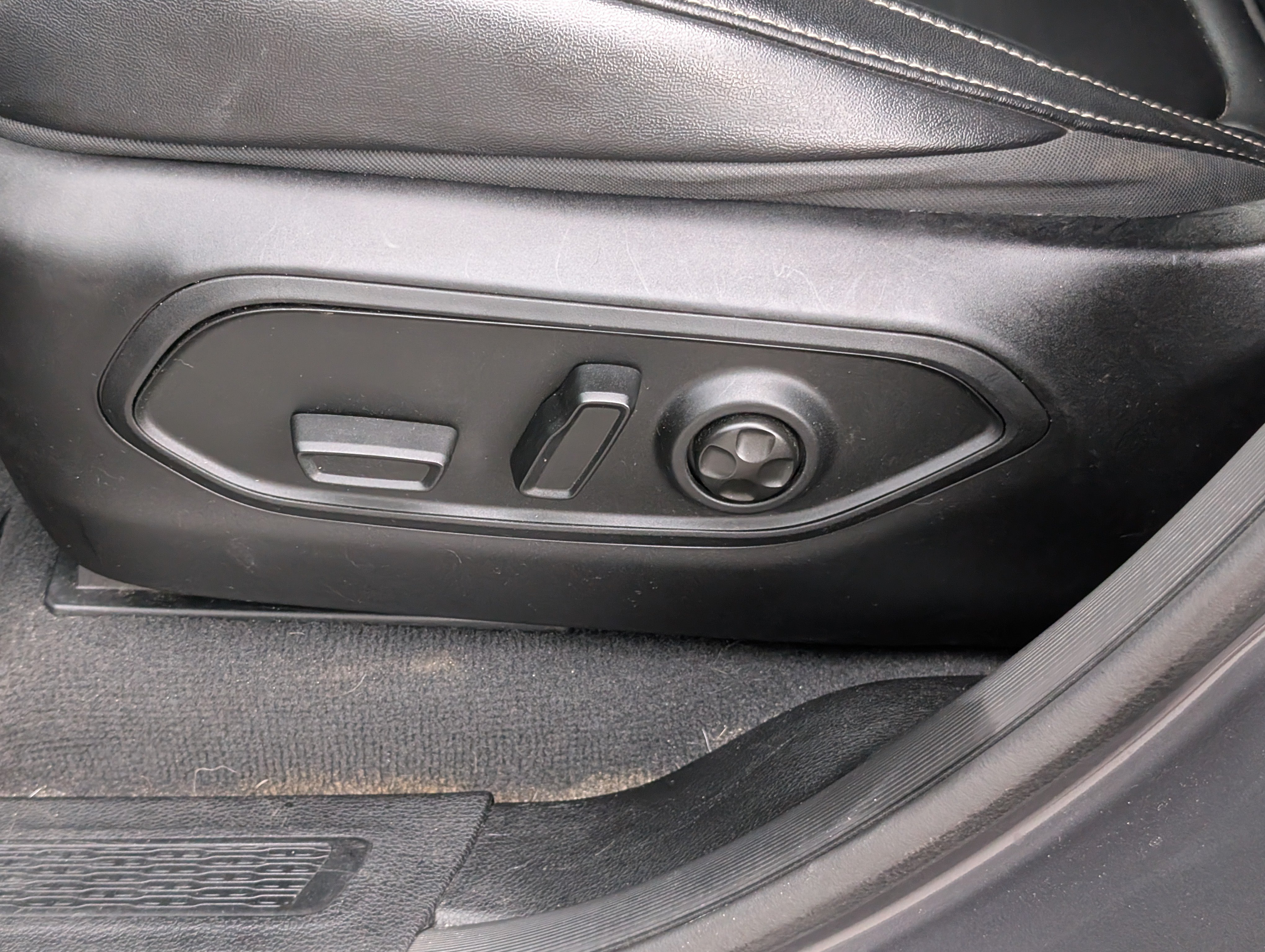 Used 2023 Jeep Grand Cherokee Limited RWD image 17