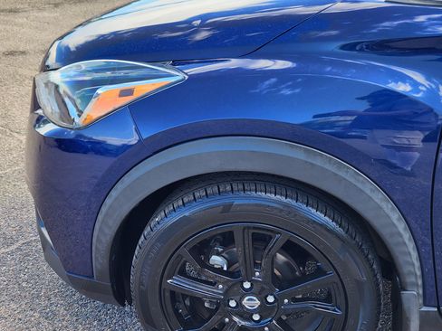 Used 2020 Nissan Kicks SR w/ SR Premium Package FWD image 6