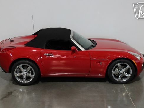 Used 2008 Pontiac Solstice GXP w/ Premium Package image 9