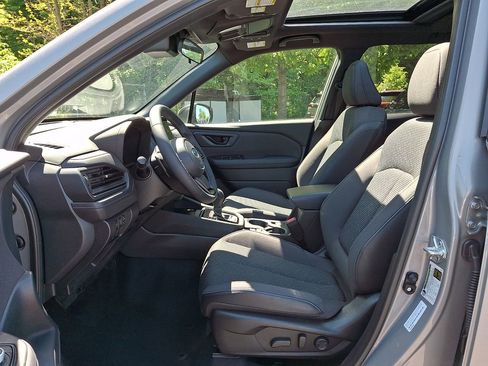 Used 2025 Subaru Forester Premium AWD/4WD image 13