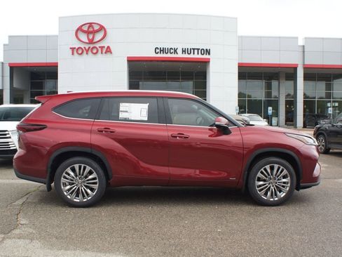New 2026 Toyota Highlander Platinum AWD/4WD image 25