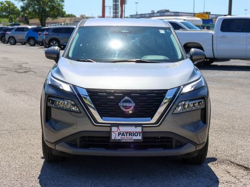 Used 2024 Nissan Rogue SV AWD/4WD image 2