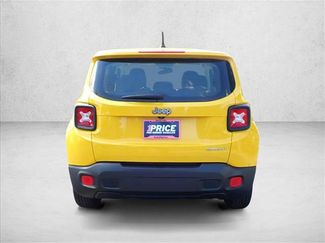 Used 2015 Jeep Renegade Sport FWD video 3