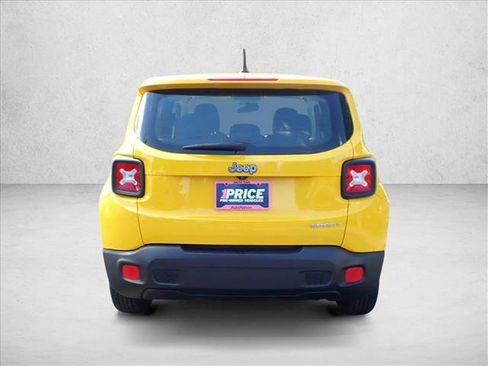 Used 2015 Jeep Renegade Sport FWD image 3
