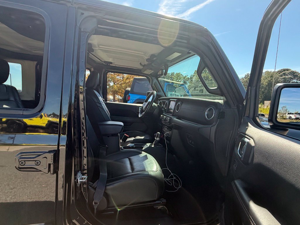 Used 2022 Jeep Wrangler Unlimited Sahara AWD/4WD image 44