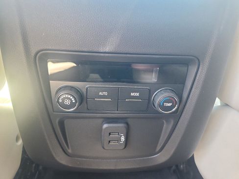 Certified 2022 Buick Enclave Essence w/ Sport Touring Edition FWD image 12
