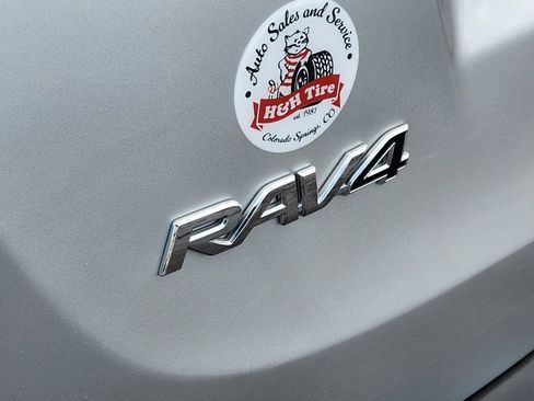 Used 2014 Toyota RAV4 Limited w/ Technology Package AWD/4WD image 15