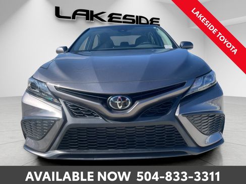 Used 2023 Toyota Camry SE image 9