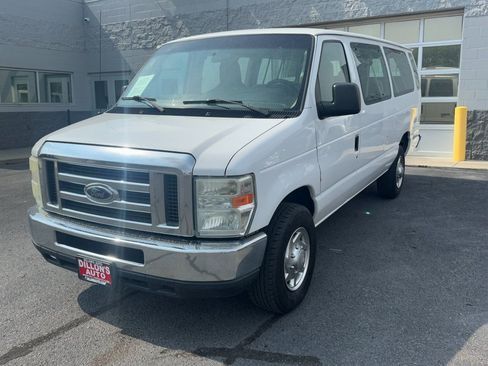 Used 2010 Ford E-350 and Econoline 350 XLT image 3