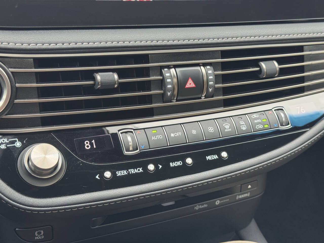 Used 2021 Lexus LS 500 AWD w/ Accessory Package (Z1) image 32