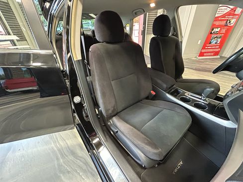 Used 2013 Nissan Altima 2.5 SV FWD image 4