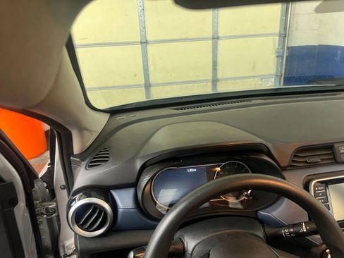 Used 2025 Nissan Versa SV FWD image 29