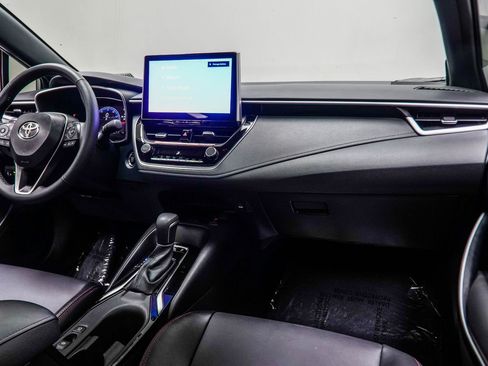Used 2025 Toyota Corolla XSE FWD image 18