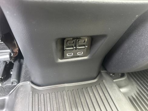 Used 2022 Toyota RAV4 XLE Premium AWD/4WD image 15