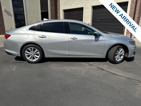 Used 2022 Chevrolet Malibu LT FWD image 8