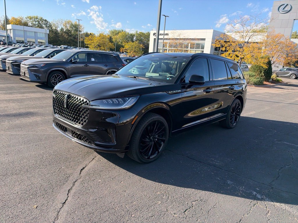 Used 2025 Lincoln Aviator Reserve w/ Jet Appearance Package AWD/4WD image 7
