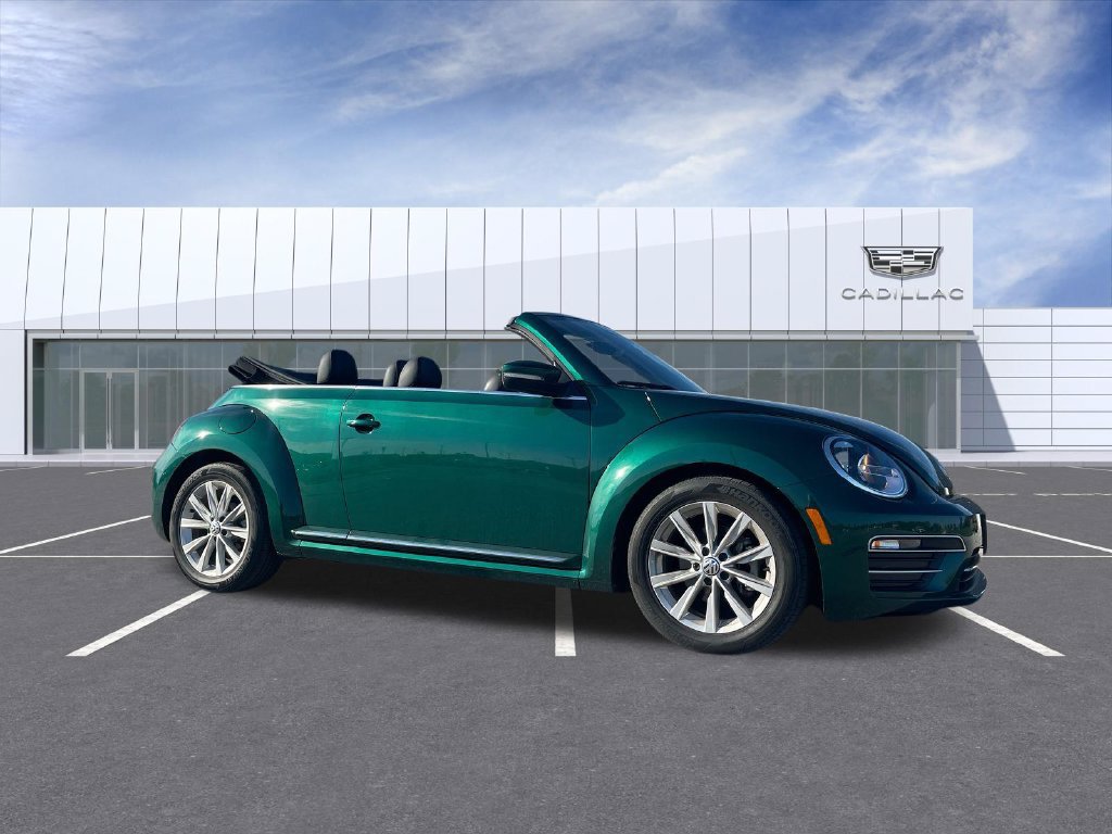 Used 2018 Volkswagen Beetle 2.0T S w/ Style & Comfort Package FWD image 1