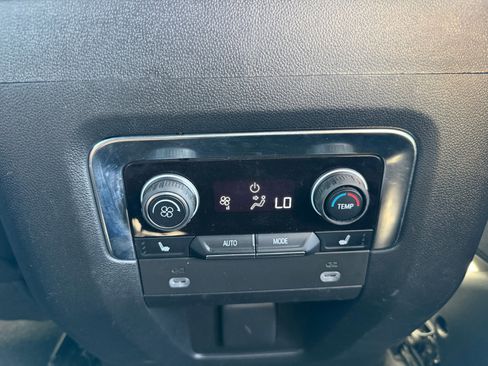 Used 2023 Chevrolet Tahoe Premier image 32