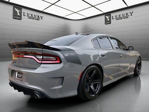Used 2018 Dodge Charger R/T image 7