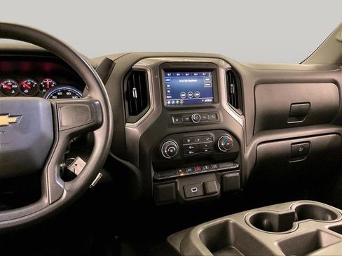 Used 2020 Chevrolet Silverado 1500 Custom w/ Custom Value Package AWD/4WD image 6