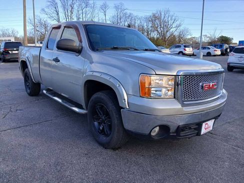 Used 2007 GMC Sierra 1500 SLE w/ SLE1 Preferred Package AWD/4WD image 3