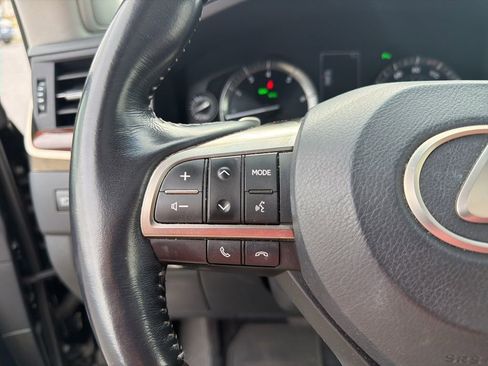 Used 2016 Lexus LX 570 4WD w/ Luxury Package image 30