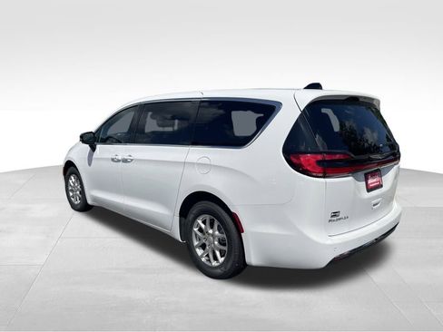 New 2026 Chrysler Pacifica Select image 26