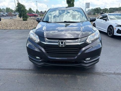 Used 2017 Honda HR-V EX image 2