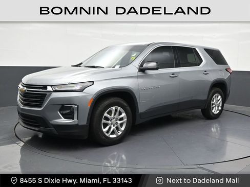 Used 2023 Chevrolet Traverse LS FWD image 1