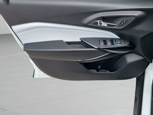 New 2026 Chevrolet Trax LT w/ Midnight Edition FWD image 14