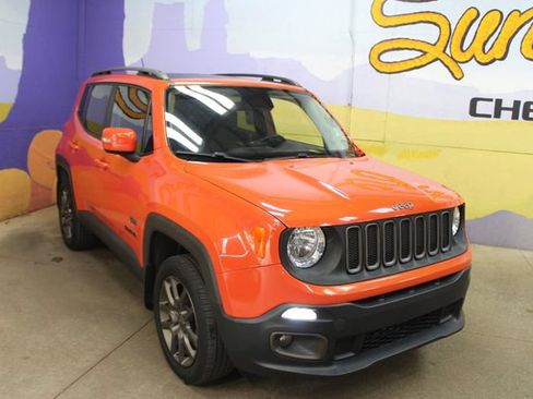 Used 2016 Jeep Renegade 75th Anniversary FWD image 2