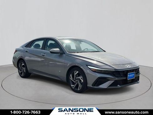 Certified 2025 Hyundai Elantra SEL FWD image 1