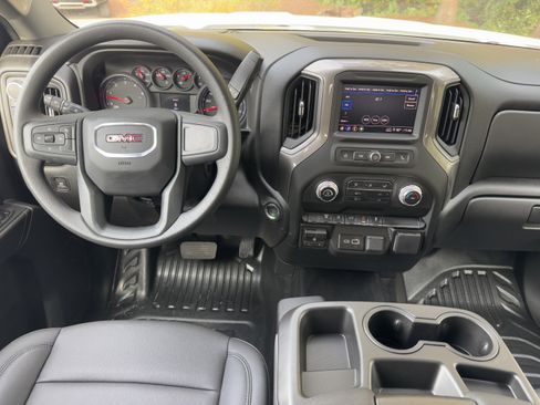 New 2026 GMC Sierra 2500 Pro w/ Convenience Package image 17