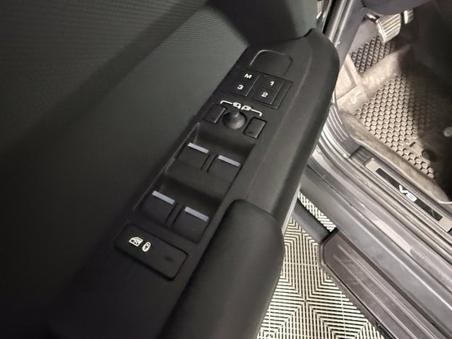 Used 2024 Land Rover Defender 110 Carpathian Edition AWD/4WD image 21