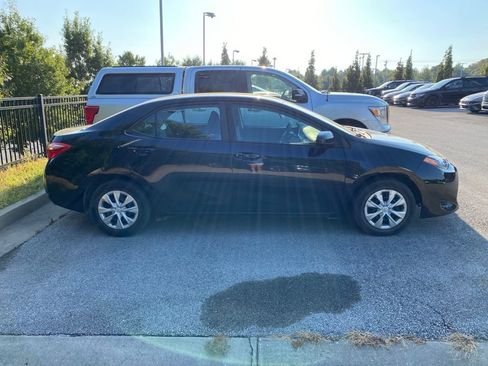 Used 2019 Toyota Corolla L FWD image 5