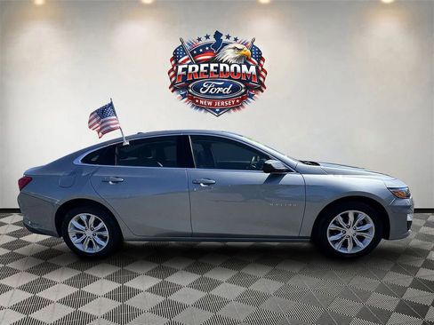 Used 2024 Chevrolet Malibu LT FWD image 5