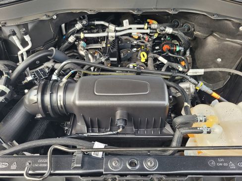 Used 2022 Ford Explorer XLT w/ Equipment Group 202A image 30