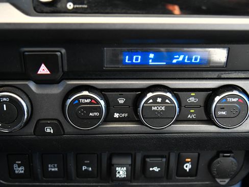 Used 2023 Toyota Tacoma TRD Off-Road w/ Technology Package image 23