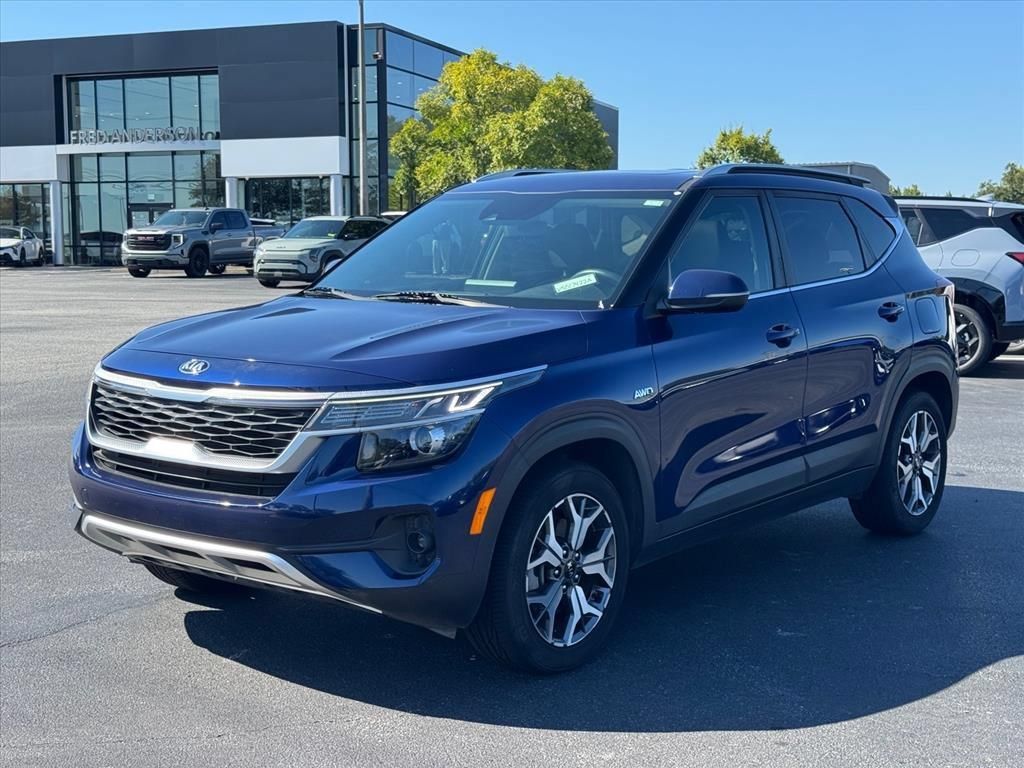 Certified 2021 Kia Seltos EX AWD/4WD image 7