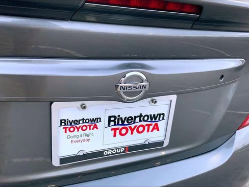 Used 2017 Nissan Versa S Plus image 10